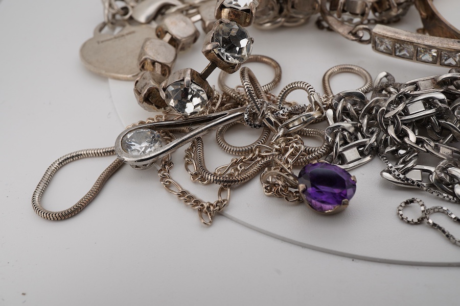 A small quantity of assorted mainly modern silver and 925 jewellery including garnet set gilt 925 bracelet, pendants, necklaces and bangles.